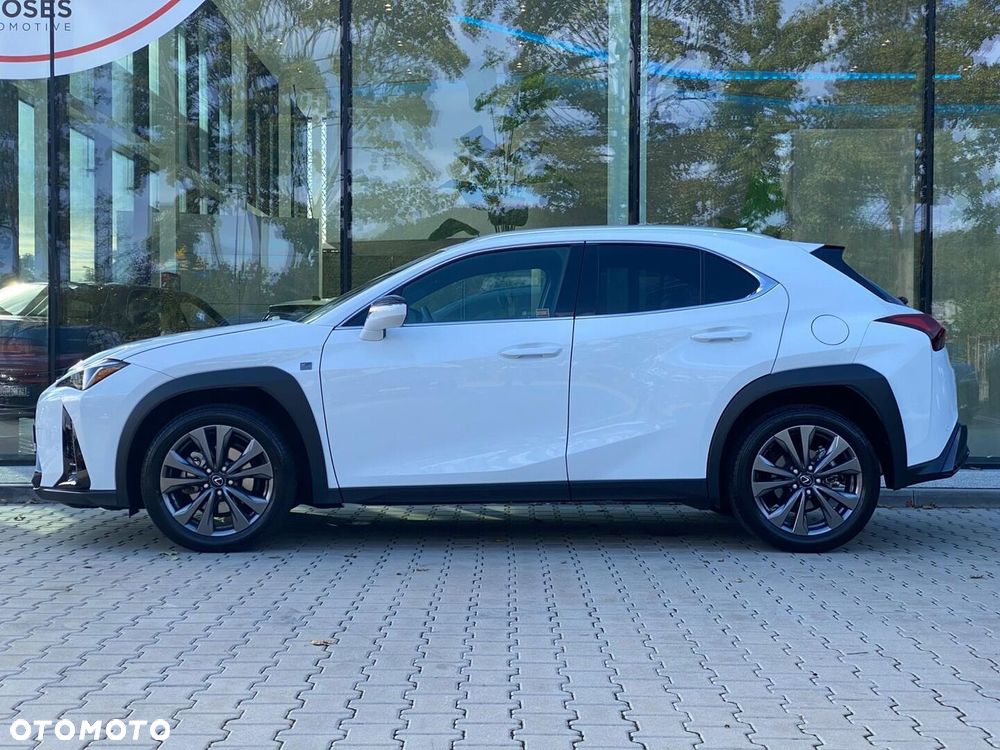 Lexus UX 300h F Sport Design - 2