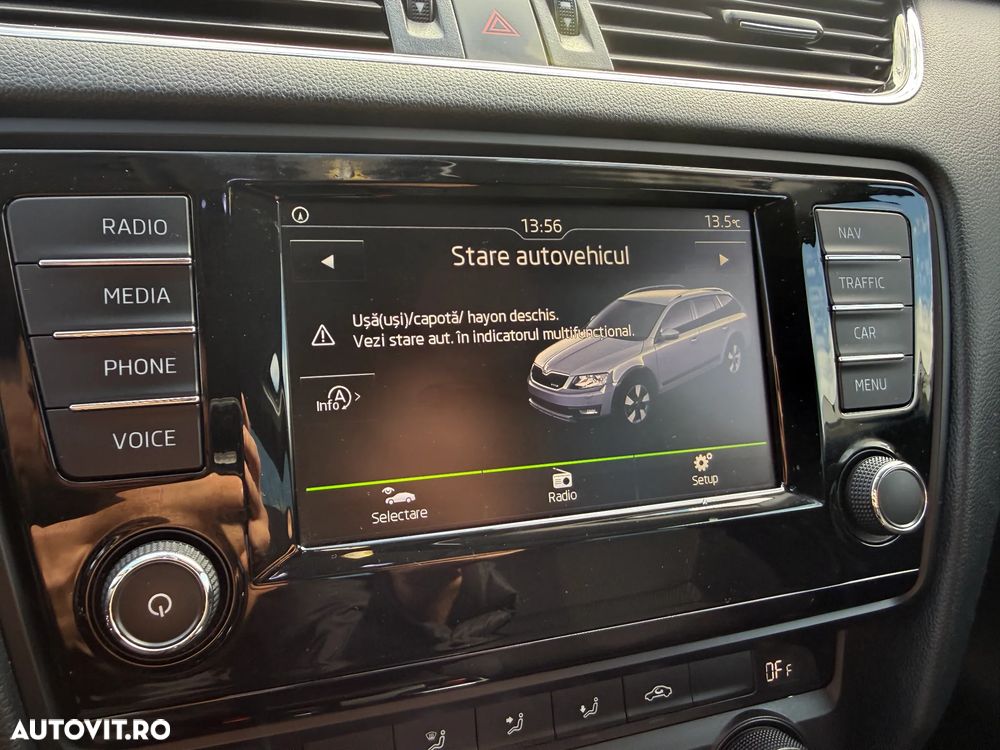 Skoda Octavia Combi 2.0 TDI 4x4 DSG RS - 23