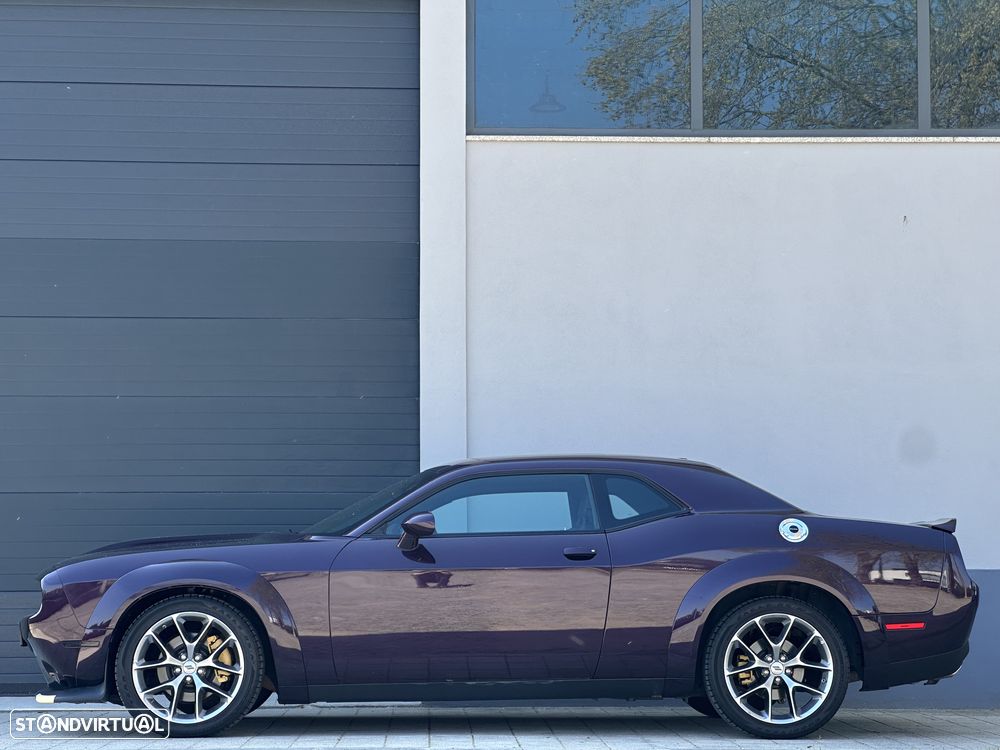 Dodge Challenger - 8
