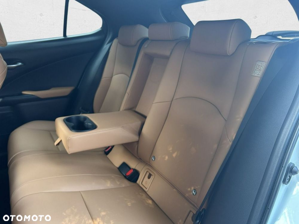 Lexus UX - 23