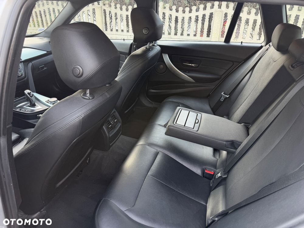 BMW Seria 3 320d xDrive - 19