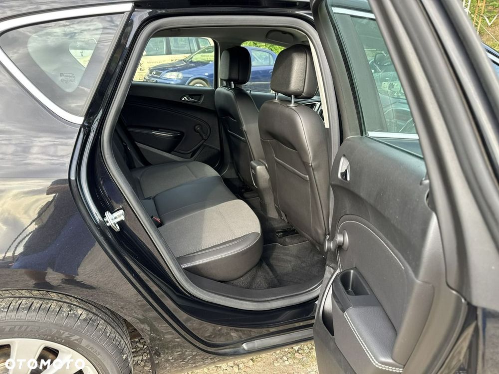 Opel Astra - 16