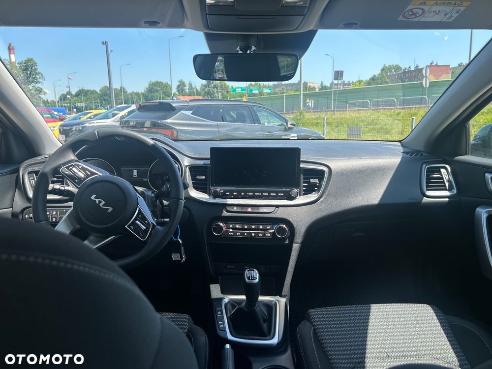 Kia Ceed 1.5 T-GDI M - 10
