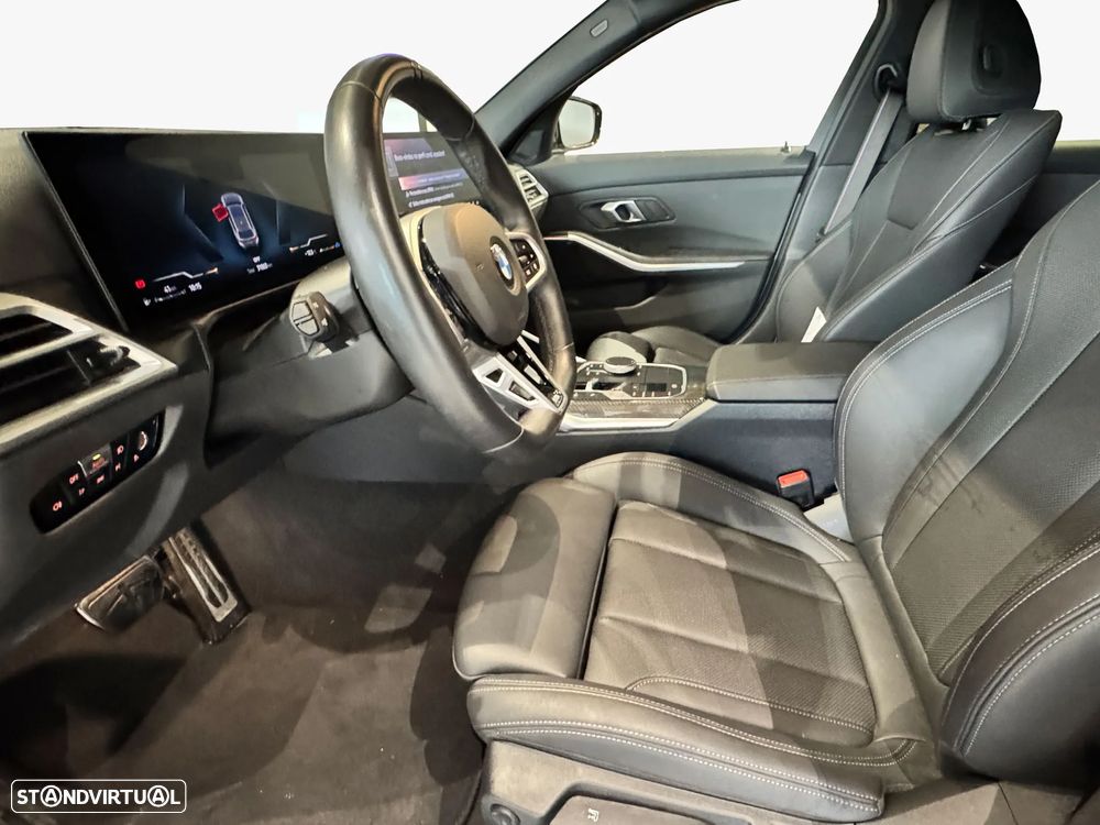 BMW 320 d Touring Pack Desportivo M Pro Auto - 11