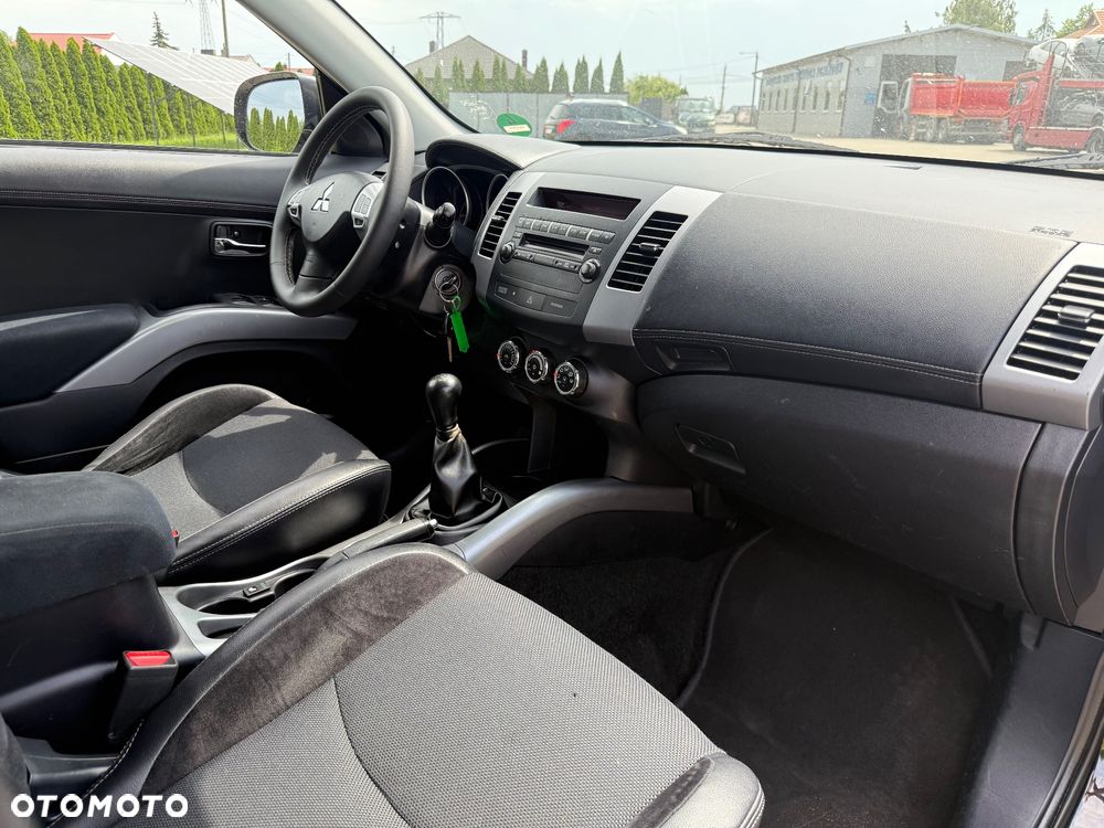 Mitsubishi Outlander 2.0 Intense 2WD EU5 - 35
