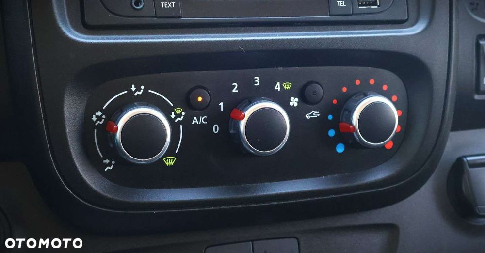 Renault Trafic - 26