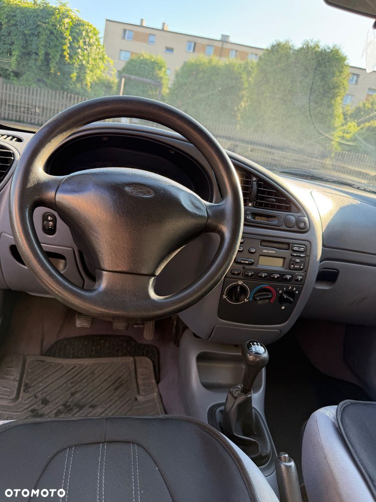 Ford Fiesta 1.3 - 12