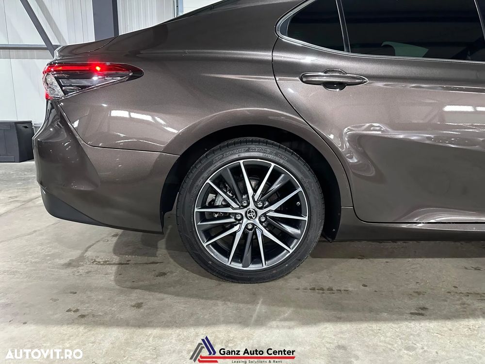 Toyota Camry Executive - 37