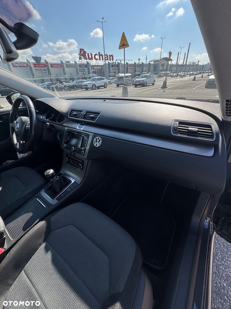 Volkswagen Passat 2.0 TDI Comfortline - 16