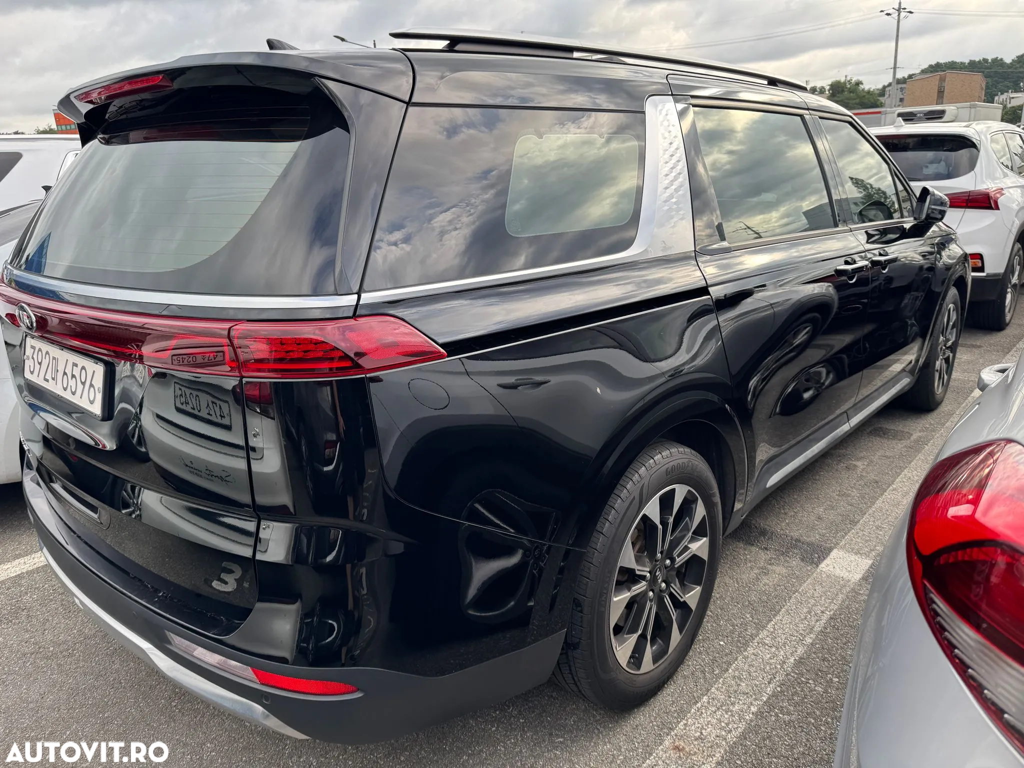 Kia Carnival - 7