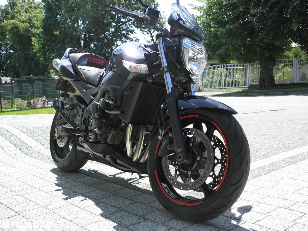 Suzuki GSR - 1