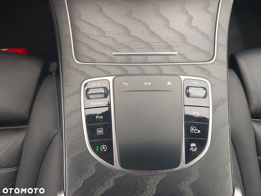 Mercedes-Benz GLC 220 d 4Matic 9G-TRONIC AMG Line Plus - 31