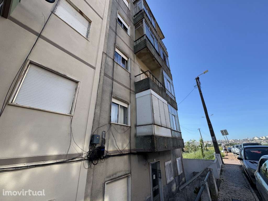 PRÉDIO ENCOSTA DO SOL - BRANDOA (centro) - Grande imagem: 4/5