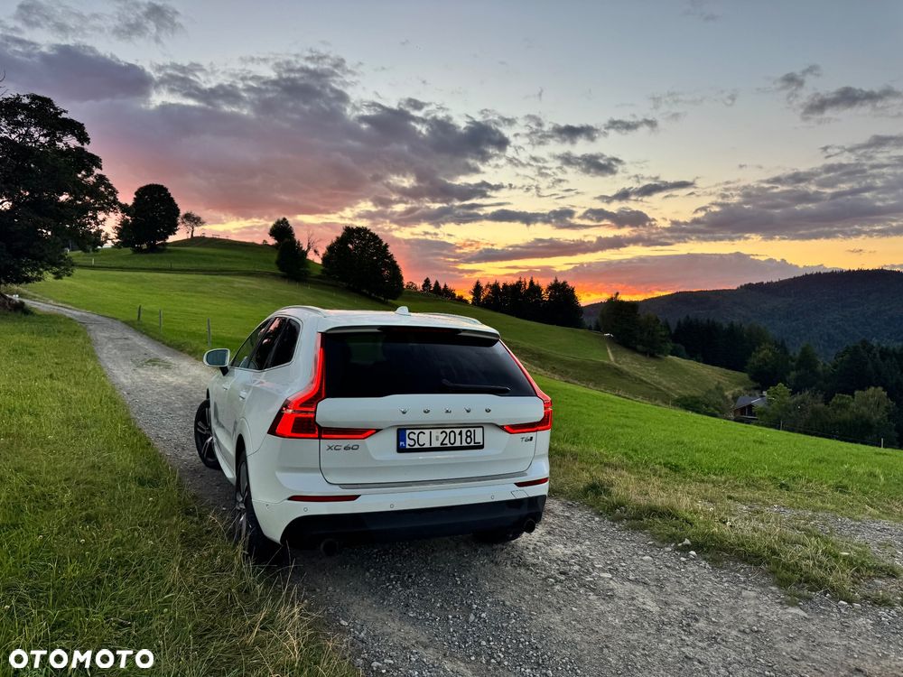 Volvo XC 60 T6 AWD Momentum - 4