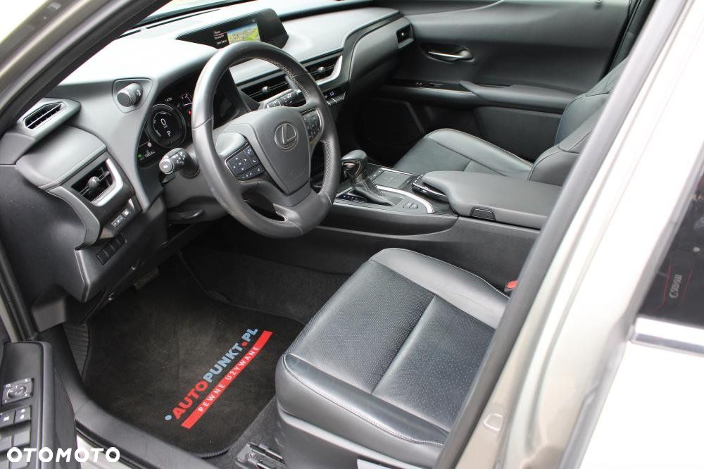 Lexus UX - 11