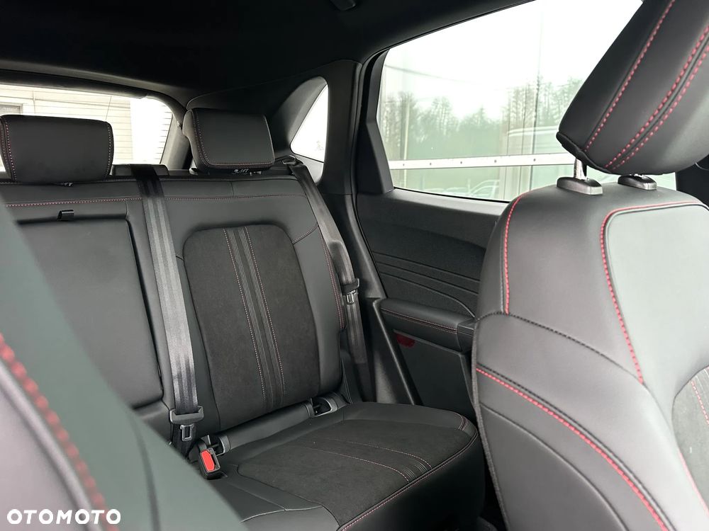 Ford Kuga 2.5 FHEV FWD ST-Line X - 24
