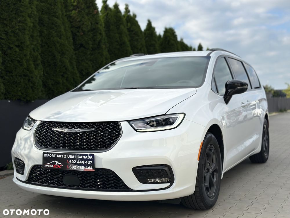 Chrysler Pacifica - 1