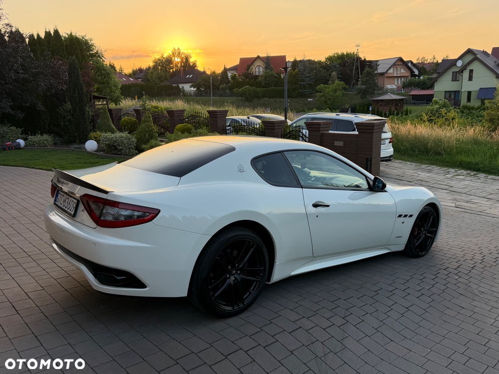 Maserati GranTurismo S Automat - 20