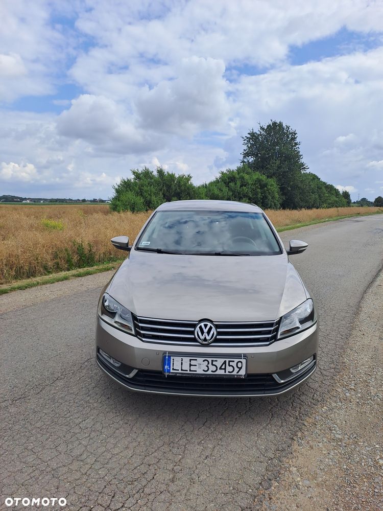 Volkswagen Passat - 3