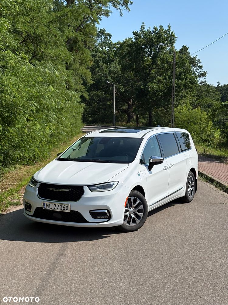 Chrysler Pacifica - 1