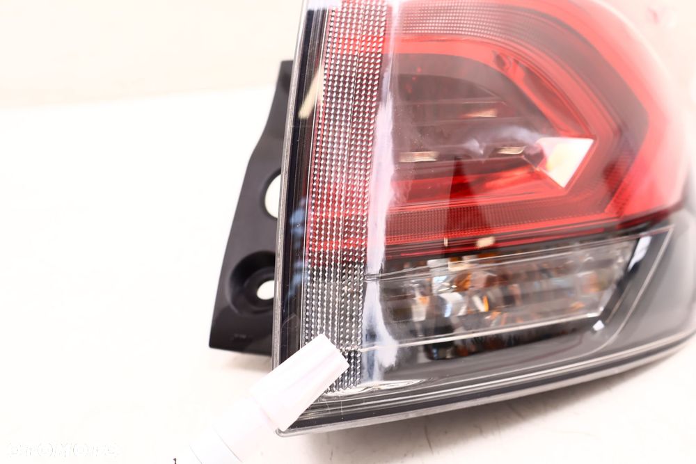 TOYOTA RAV4 IV LIFT LAMPA PRAWA TYŁ - 4