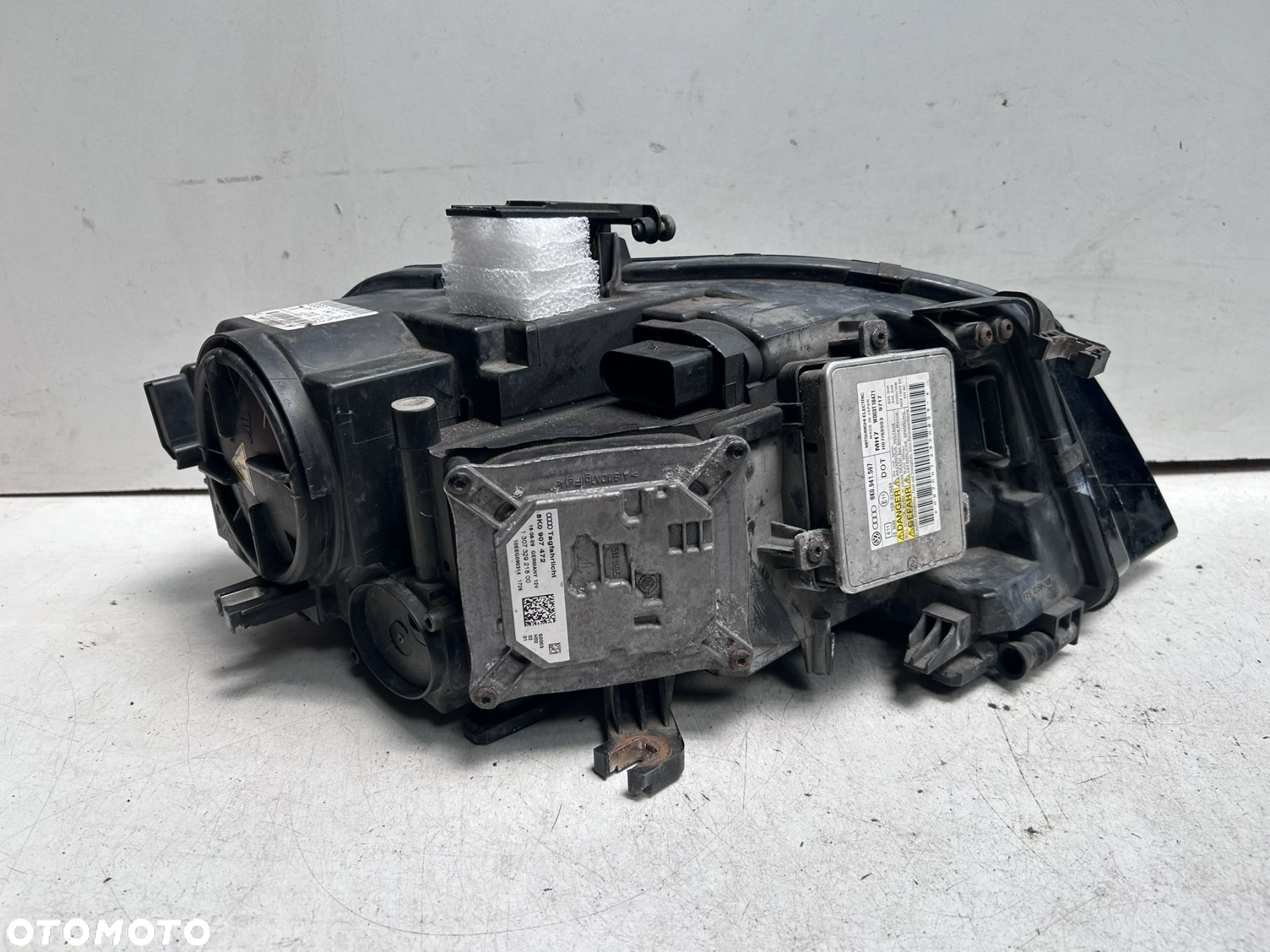 Reflektor Lewy Audi A4 B8 BI-XENON LED 8K0941003D - 2