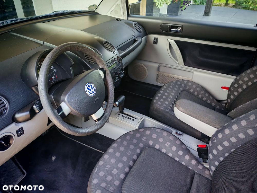 Volkswagen New Beetle - 7