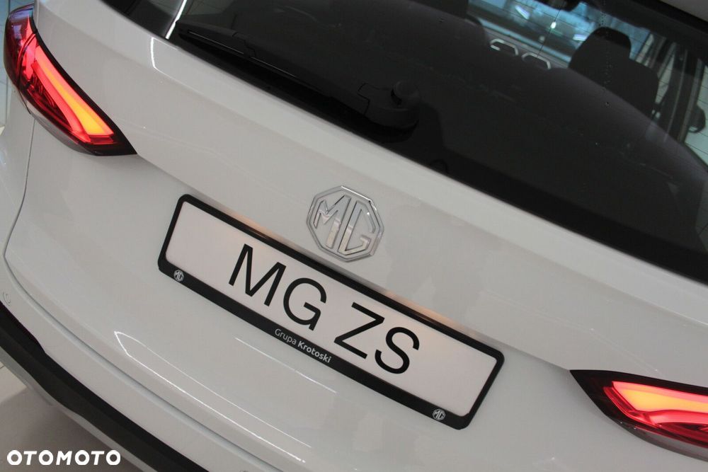 MG ZS Hybrid+ - 38