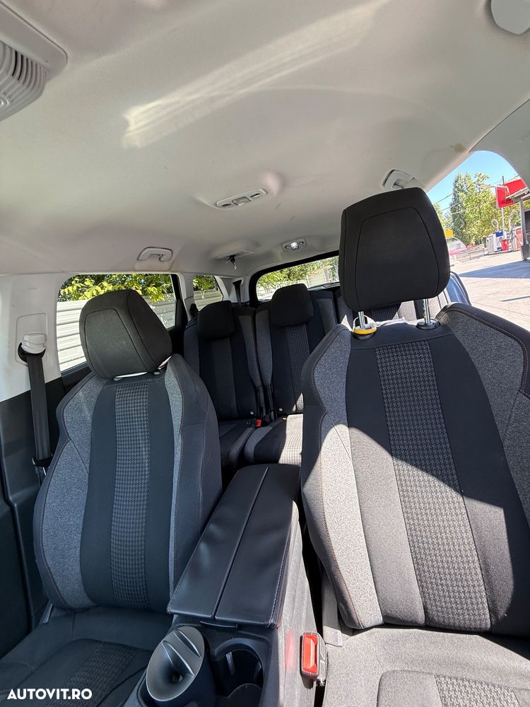 Peugeot 5008 - 5