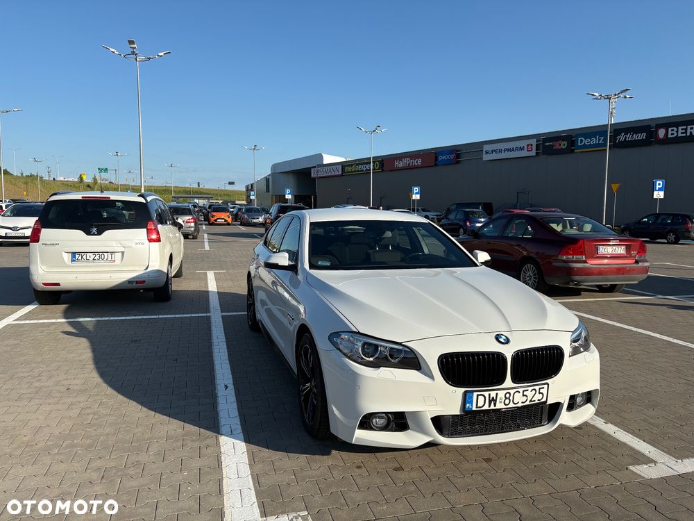 BMW Seria 5 525d xDrive - 2