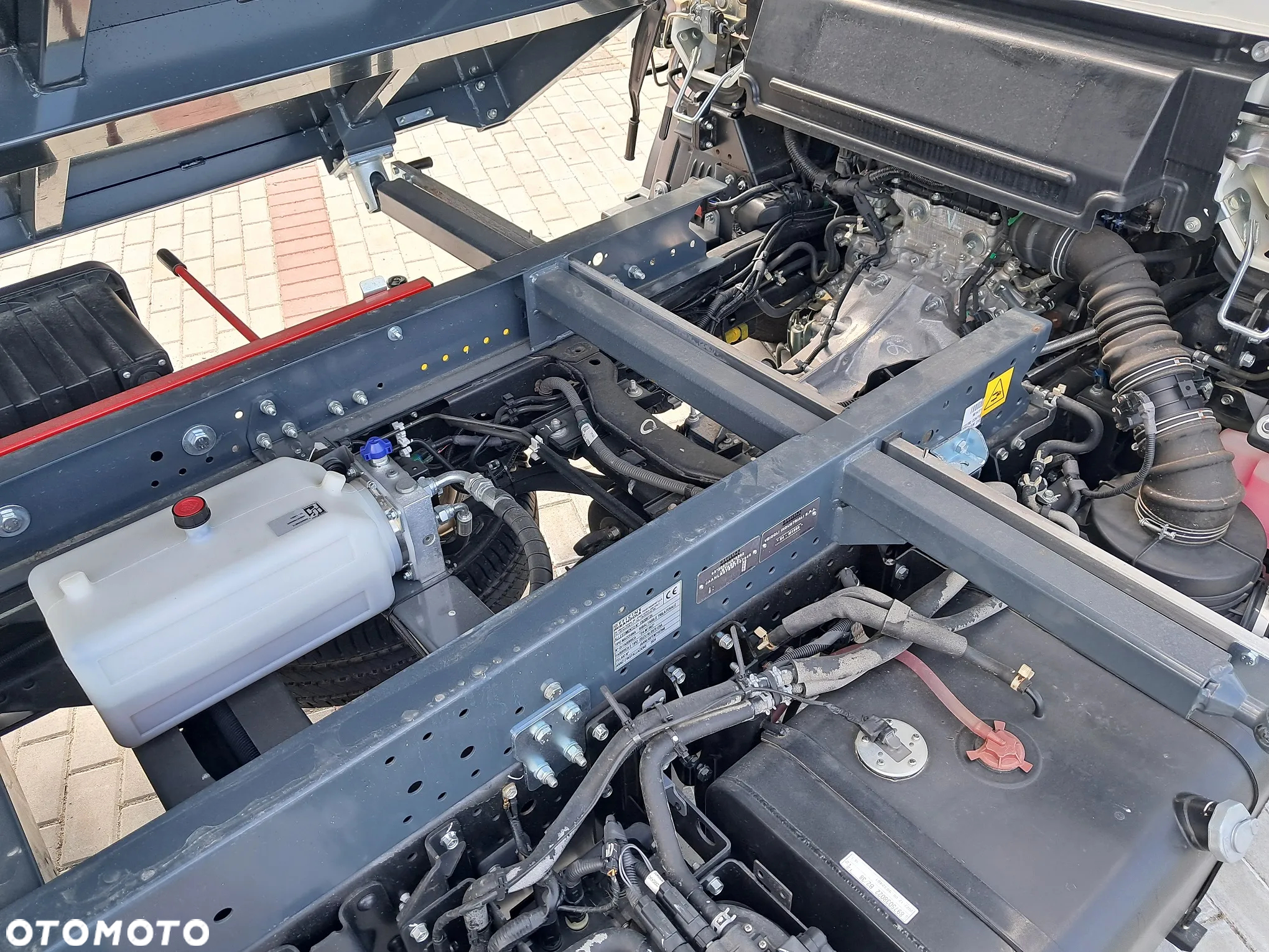 Isuzu M27 - 16