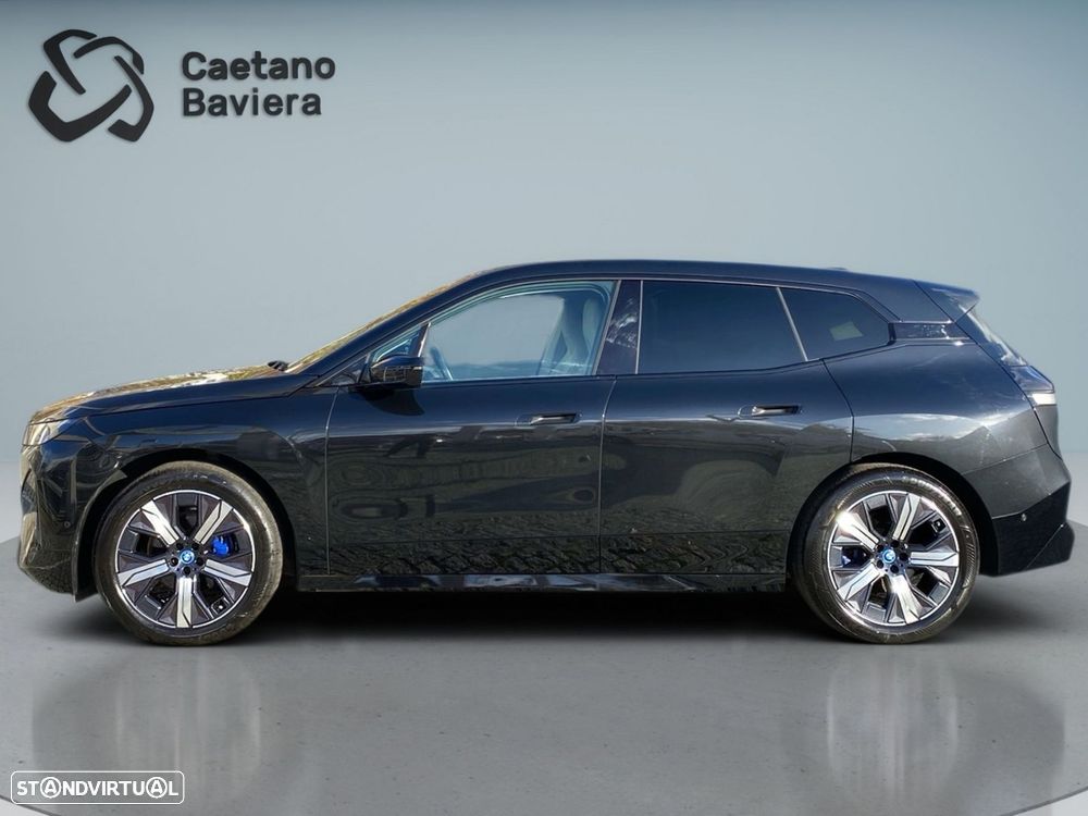 BMW iX xDrive 40 Pack Desportivo - 28