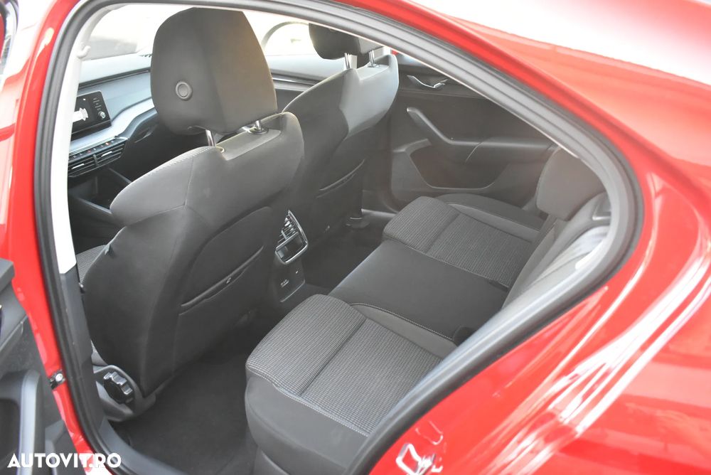 Skoda Octavia 2.0 TDI DSG Ambition - 17