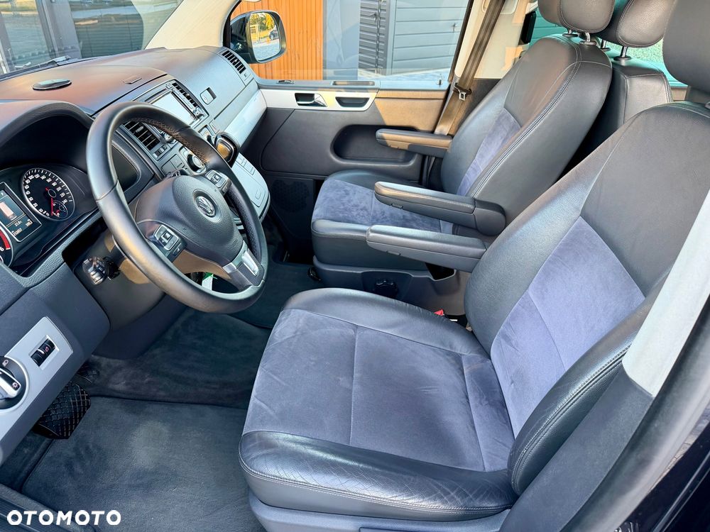 Volkswagen Multivan - 24