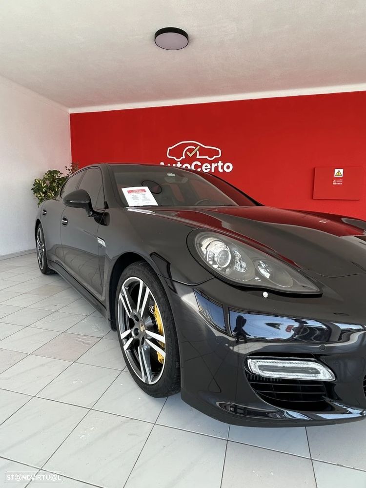 Porsche Panamera Turbo PDK - 3