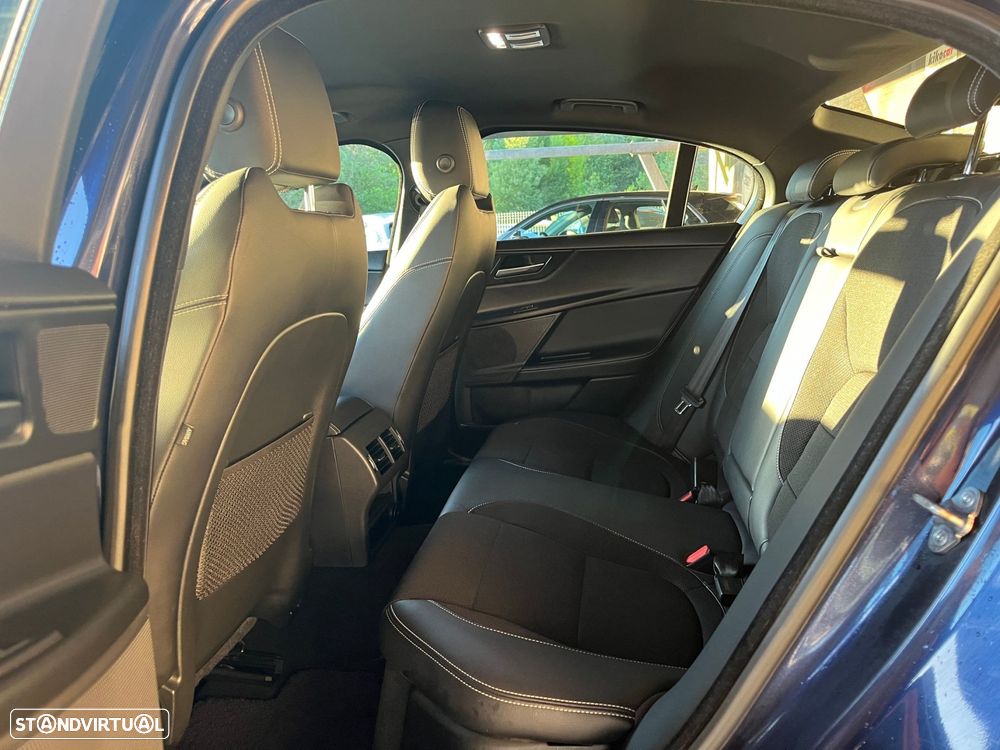 Jaguar XE 2.0 D R-Sport Aut. - 51