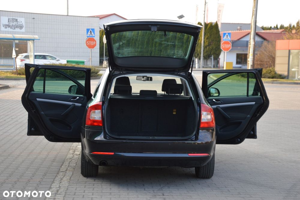 Skoda Octavia 1.6 TDI DPF Elegance - 17
