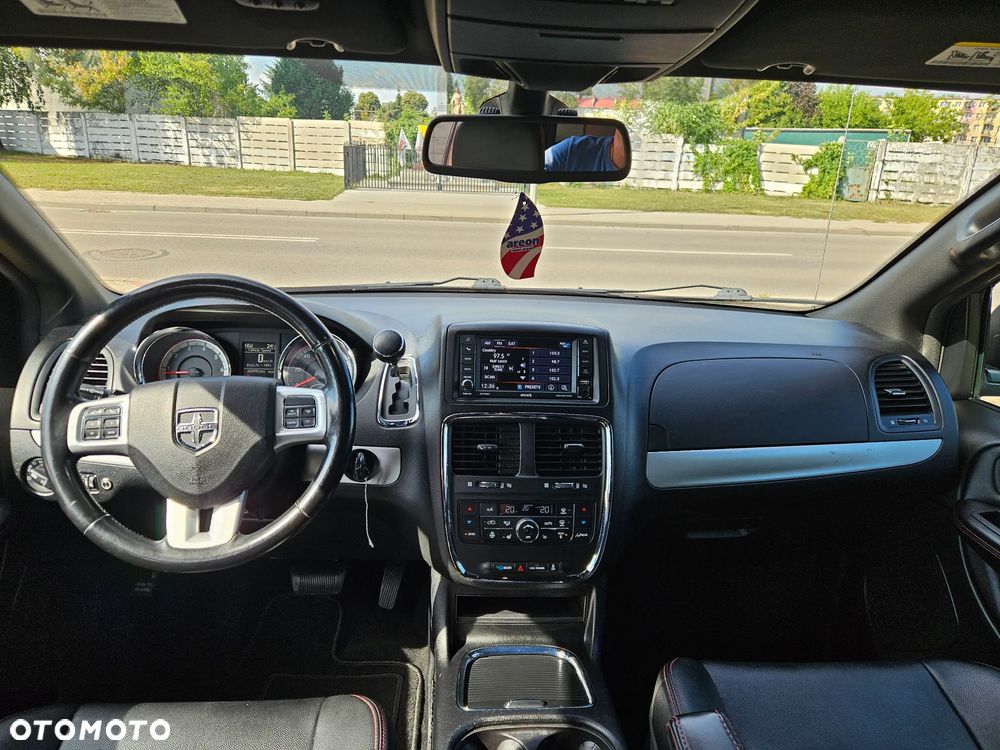 Dodge Grand Caravan 3.6 R/T - 16