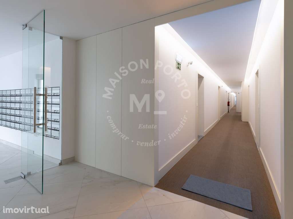 Apartamento T1 com Varanda, Totalmente Mobilado e Equipado - City S... - Grande imagem: 3/36
