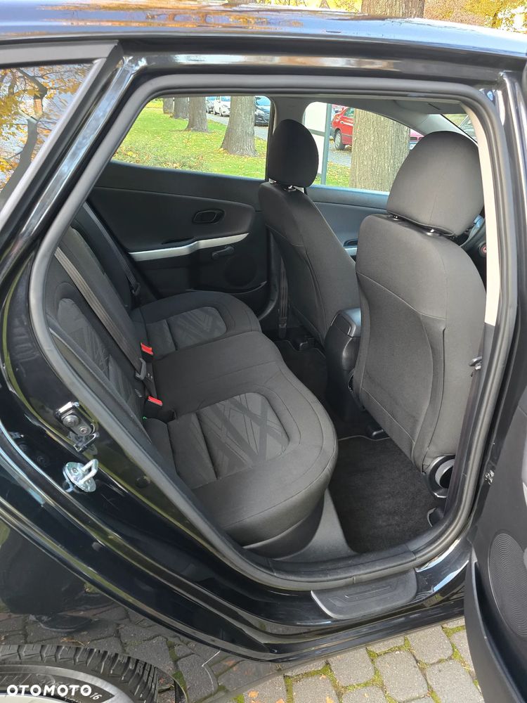 Kia Ceed - 25