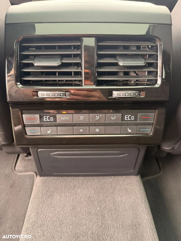 Volkswagen Touareg 3.0 V6 TDI SCR 4Motion Automatik R-Line - 19
