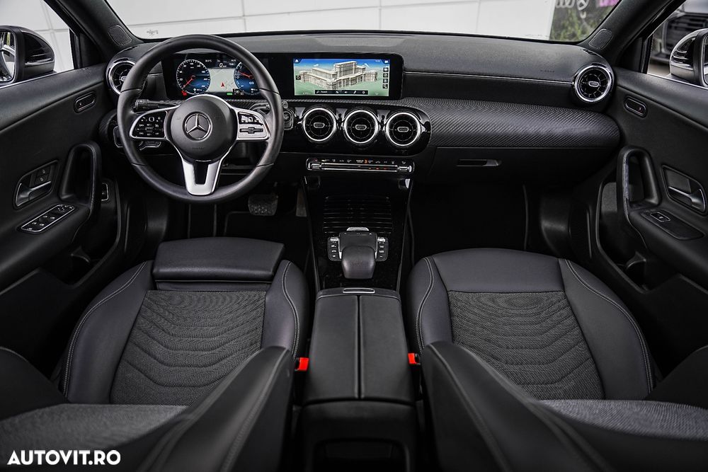 Mercedes-Benz A 250 e Sedan 8G-DCT Style - 7