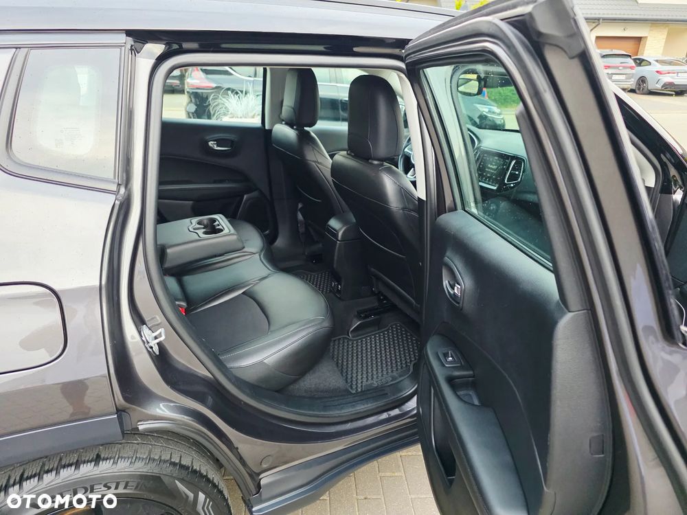 Jeep Compass 1.4 TMair Night Eagle FWD S&S - 38