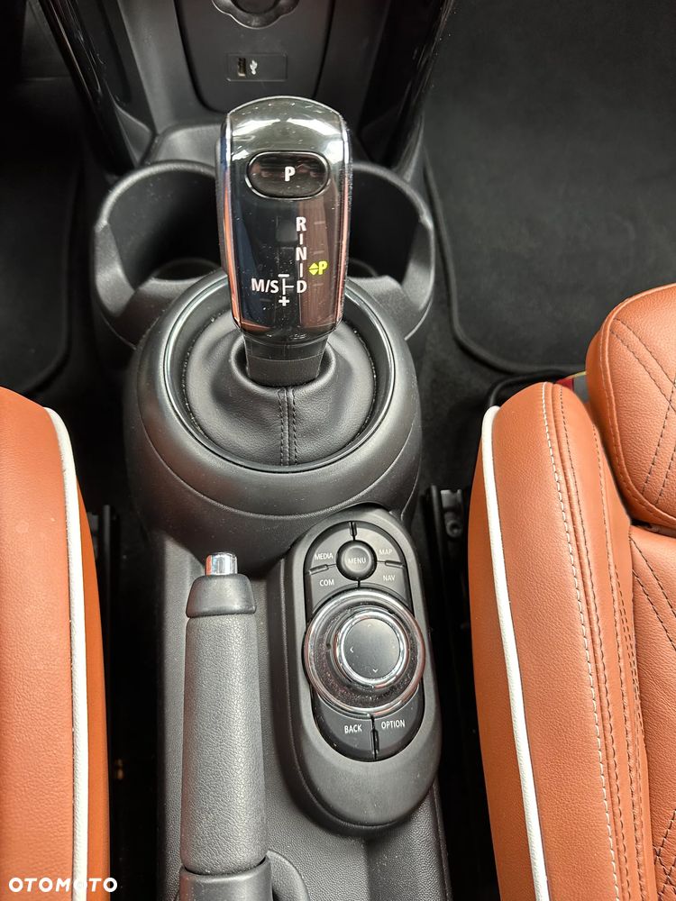 MINI Cooper Classic Trim - 19
