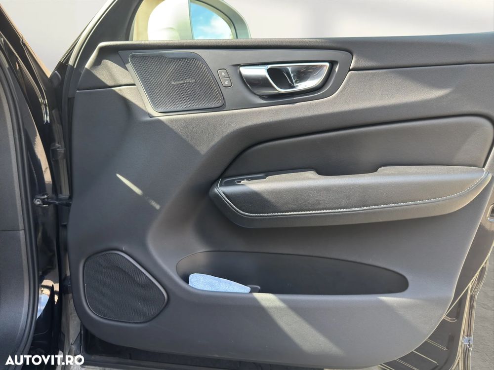 Volvo XC 60 D5 AWD Geartronic RDesign - 16