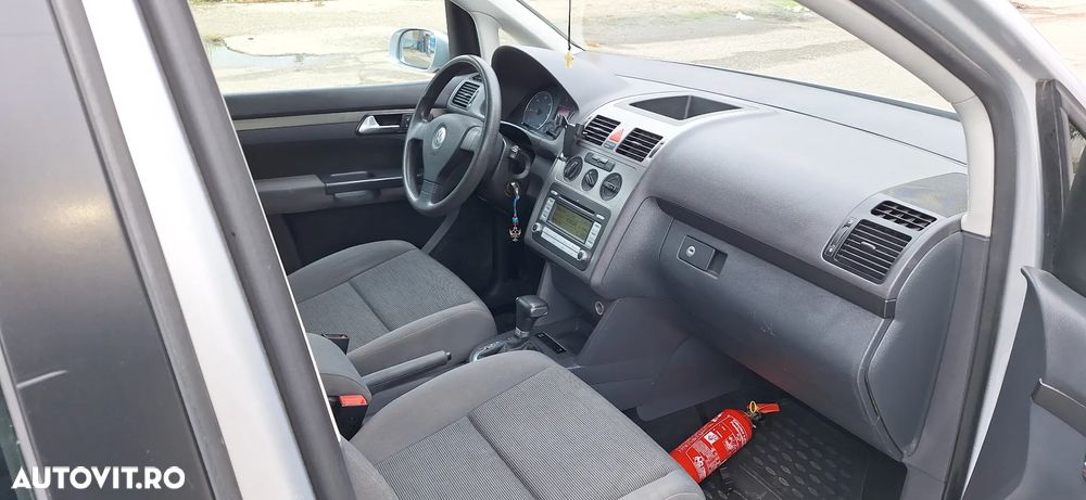 Volkswagen Touran 1.9 TDI DPF Conceptline DSG - 8