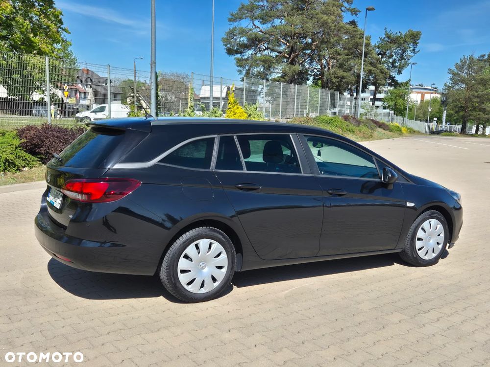 Opel Astra 1.6 D (CDTI) Start/Stop Dynamic - 9