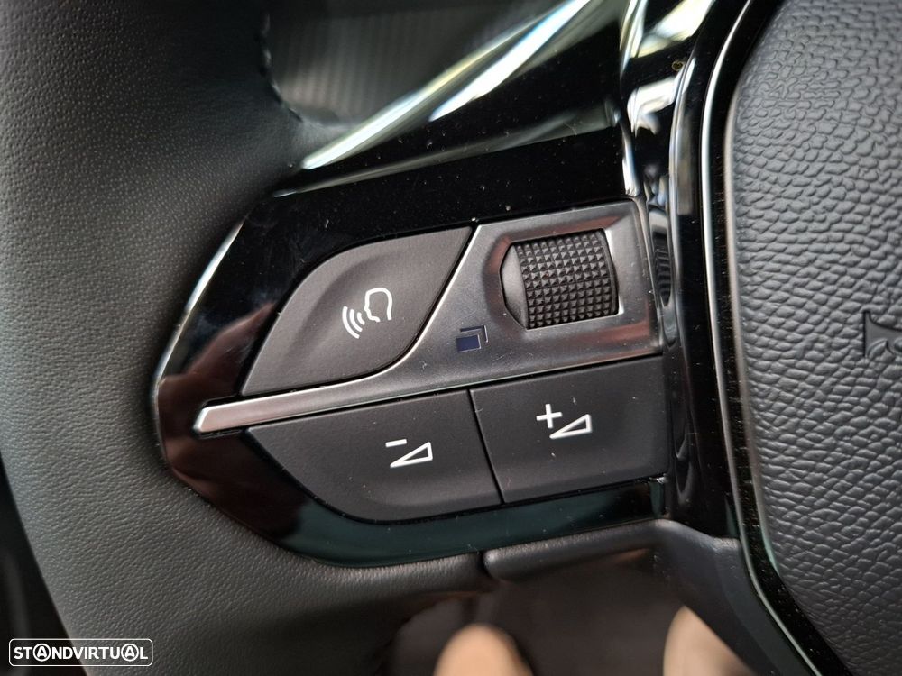 Peugeot e-2008 54 kWh Allure - 21