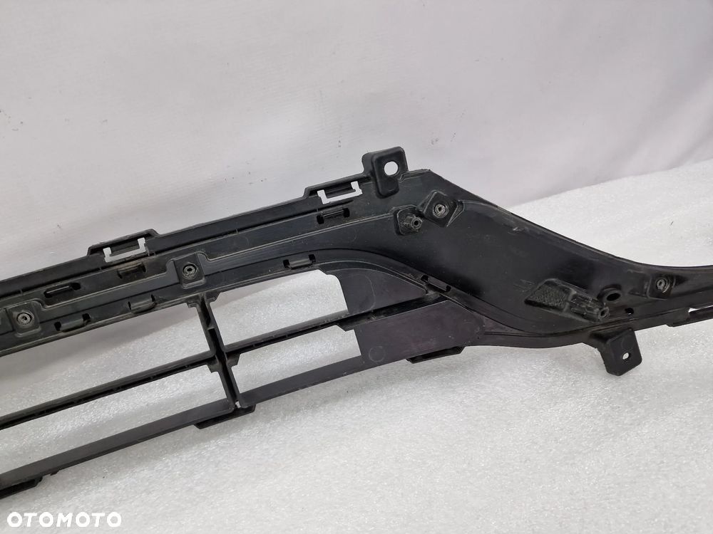 KIA VENGA LIFT 14- KRATKA ŚRODKOWA ZDERZAKA PRZEDNIEGO PRZÓD , NR 86560-1P500 , NR AUKCJI KR385 - 20