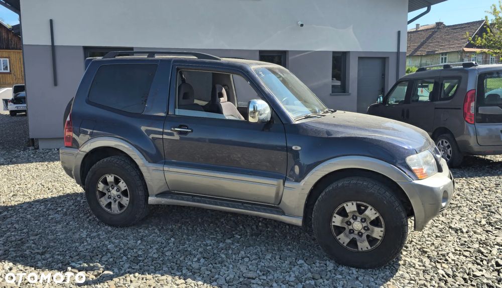 Mitsubishi Pajero - 1
